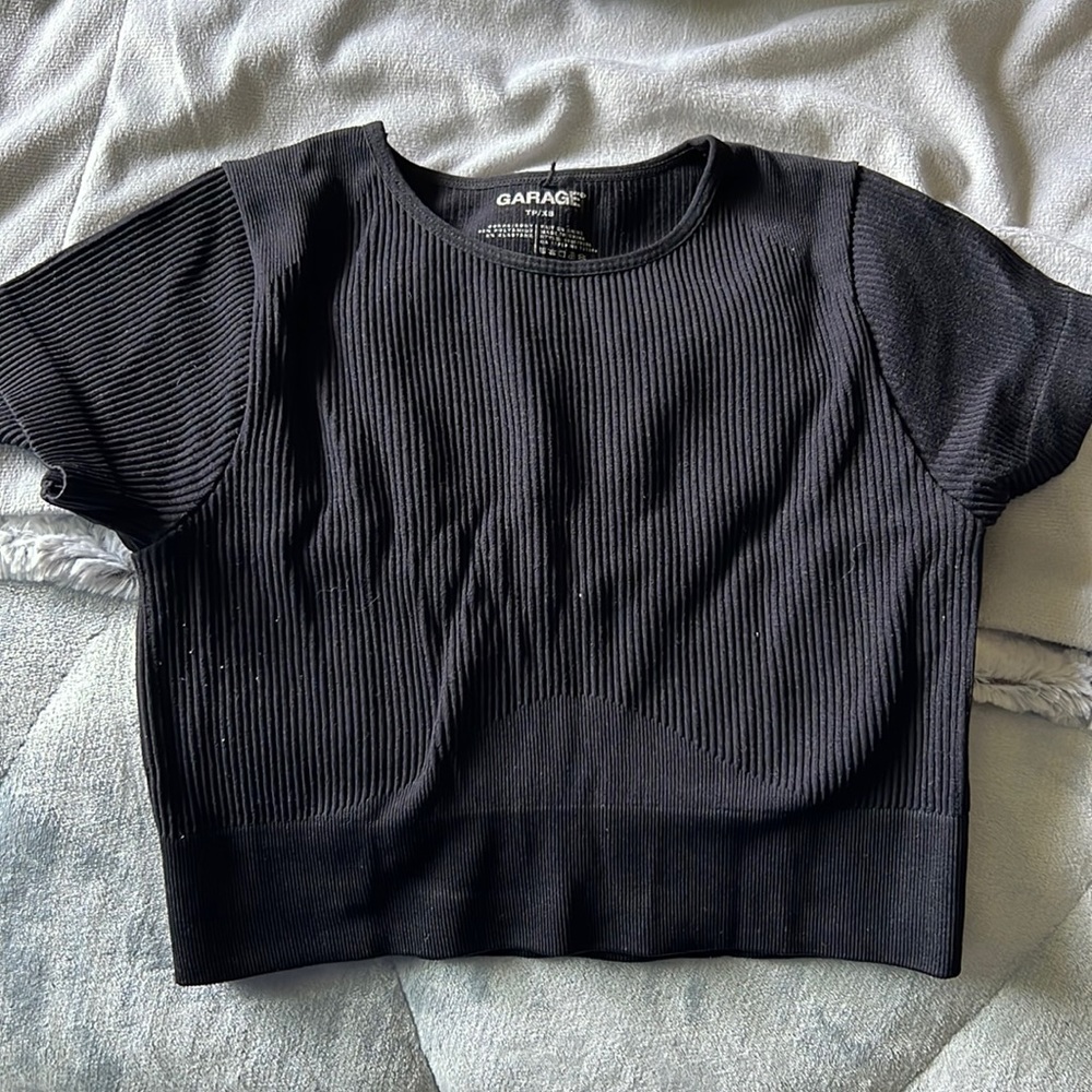 GARAGE CROP TOP